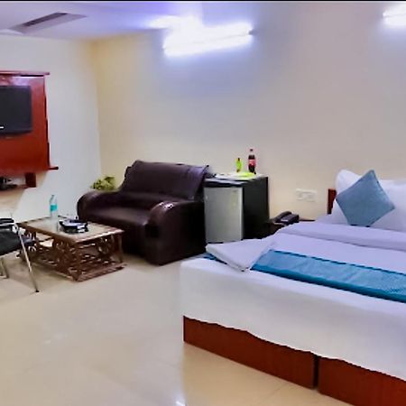 Happy Inn - Near Saket Metro New Delhi Exterior foto