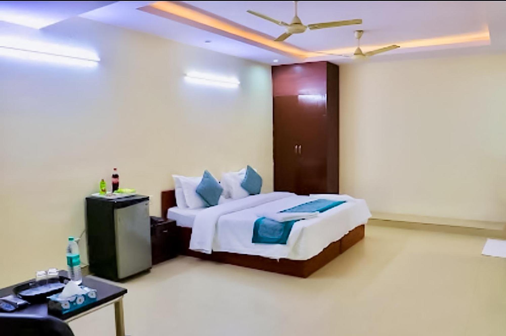 Happy Inn - Near Saket Metro New Delhi Exterior foto